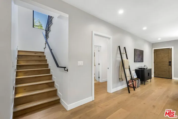 713 N Sierra Bonita Avenue, Los Angeles, California 90046