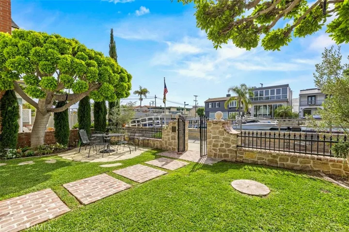 89 Rivo Alto Canal, Long Beach, California 90803