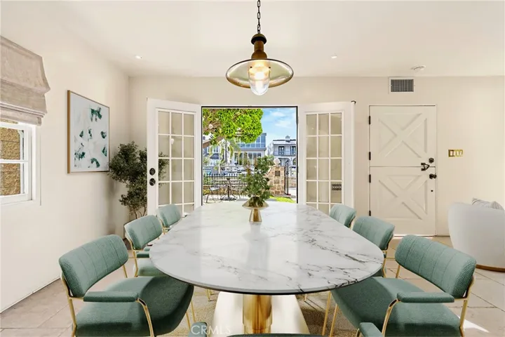 89 Rivo Alto Canal, Long Beach, California 90803
