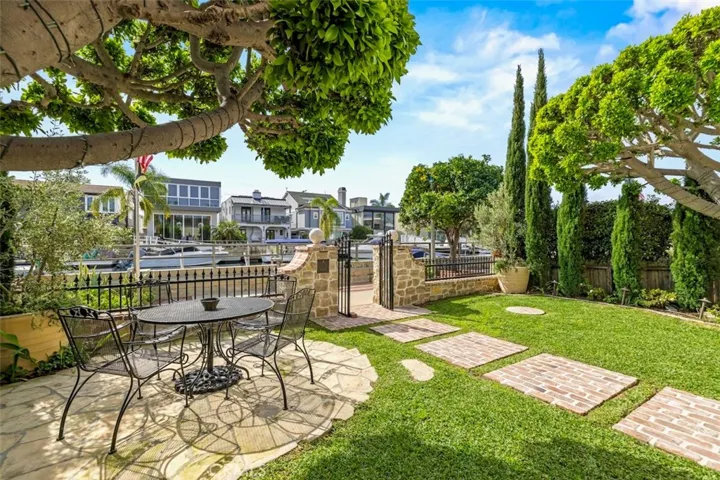 89 Rivo Alto Canal, Long Beach, California 90803