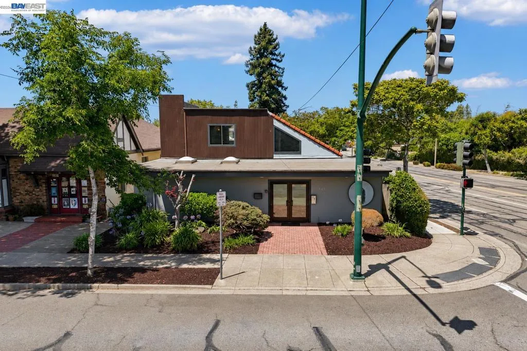 745 Buena Vista Ave