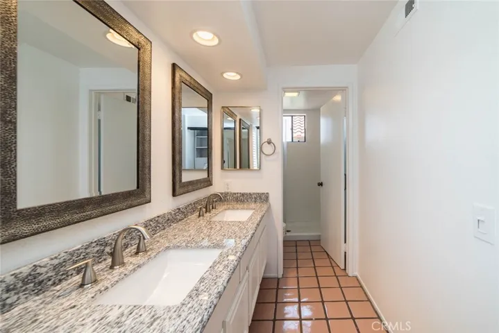25 Filare, Irvine, California 92620