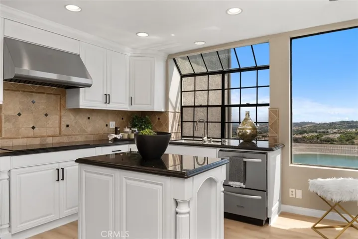 26 Coventry, Newport Beach, California 92660