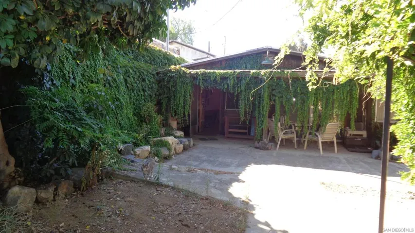 29010 Lilac Rd., Valley Center, California 92082