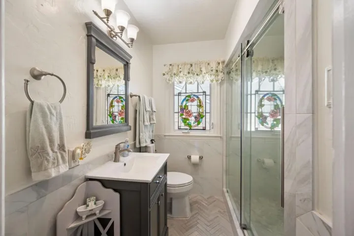 108 Burlingame Avenue, Burlingame, California 94010