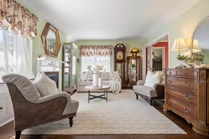 108 Burlingame Avenue, Burlingame, California 94010