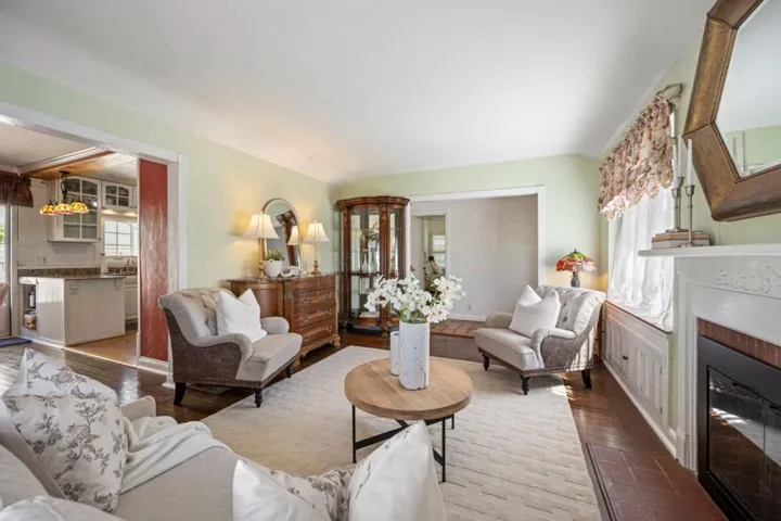 108 Burlingame Avenue, Burlingame, California 94010