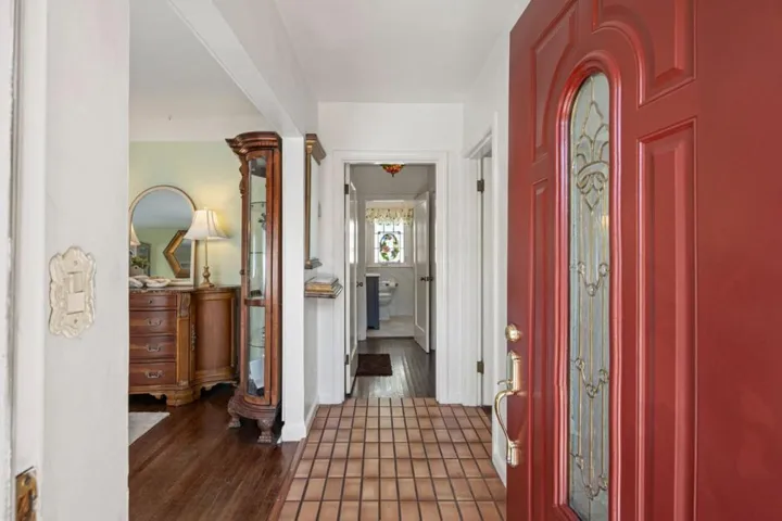 108 Burlingame Avenue, Burlingame, California 94010
