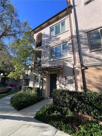 136 Neptune, Irvine, California 92618