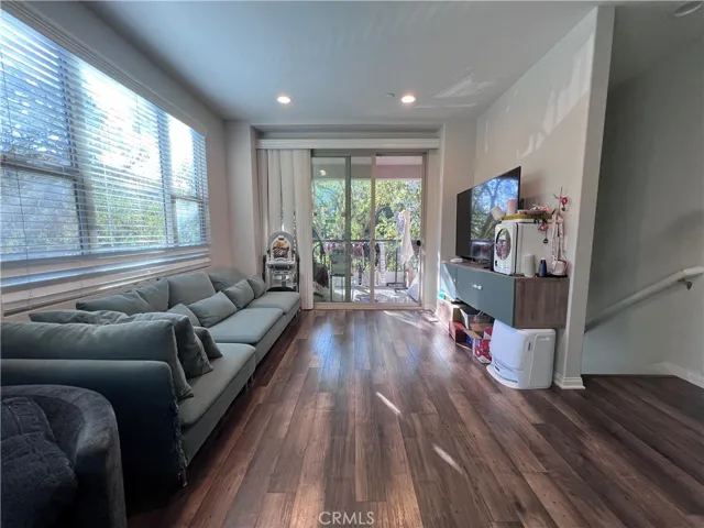 136 Neptune, Irvine, California 92618