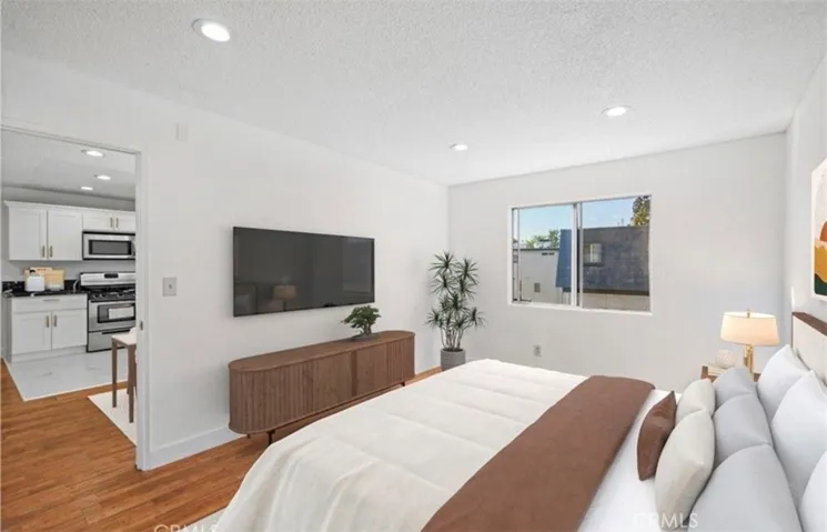 18530 Hatteras 333, Los Angeles, California 91356