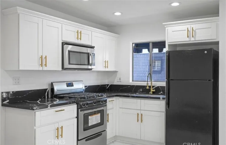18530 Hatteras 333, Los Angeles, California 91356