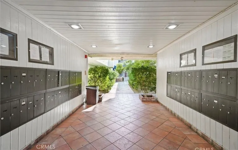 18530 Hatteras 333, Los Angeles, California 91356