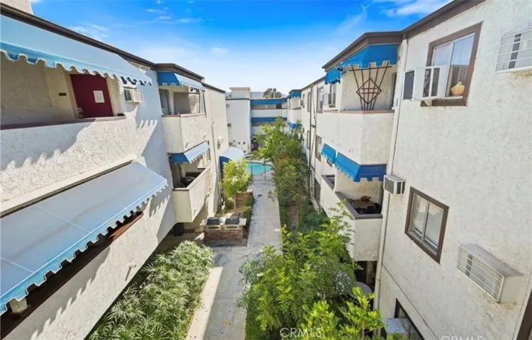 18530 Hatteras 333, Los Angeles, California 91356