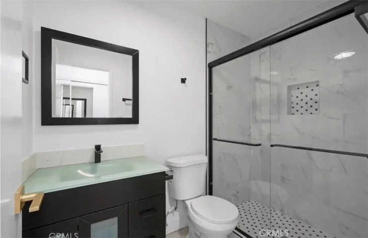 18530 Hatteras 333, Los Angeles, California 91356