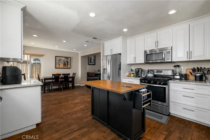 Kitchen/ Dining Room