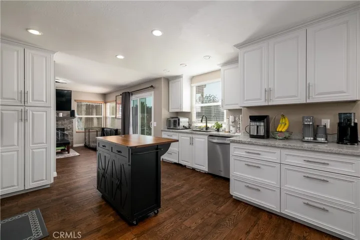 Kitchen Family Room