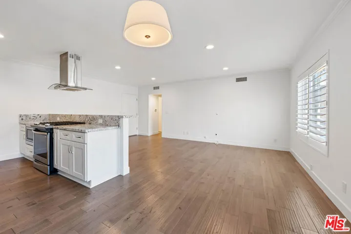 933 11th Street 21, Santa Monica, California 90403