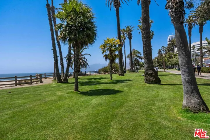 933 11th Street 21, Santa Monica, California 90403