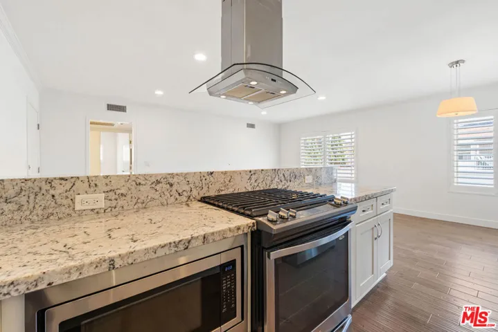 933 11th Street 21, Santa Monica, California 90403