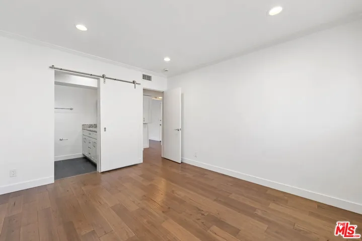933 11th Street 21, Santa Monica, California 90403