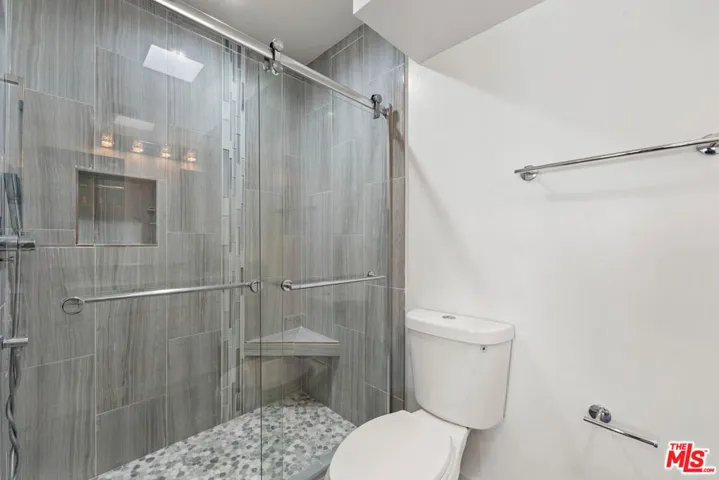 933 11th Street 21, Santa Monica, California 90403