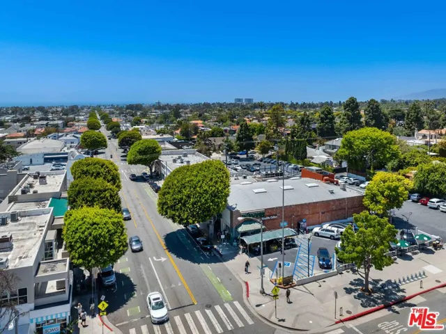 933 11th Street 21, Santa Monica, California 90403