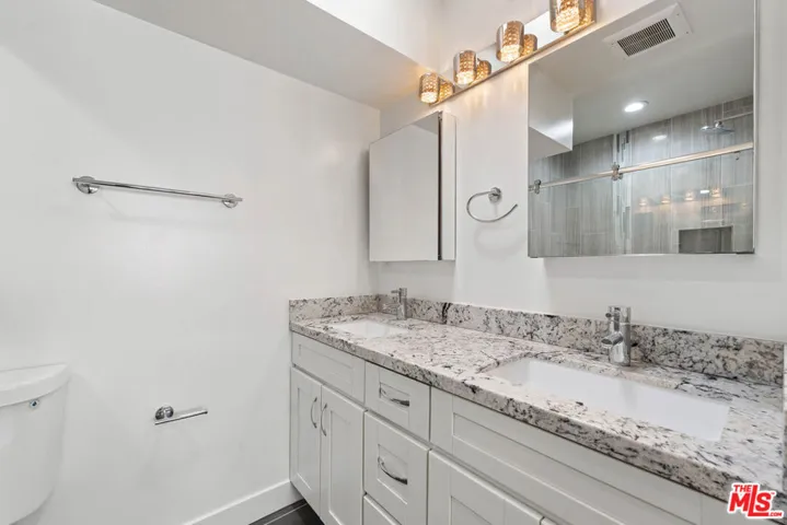933 11th Street 21, Santa Monica, California 90403