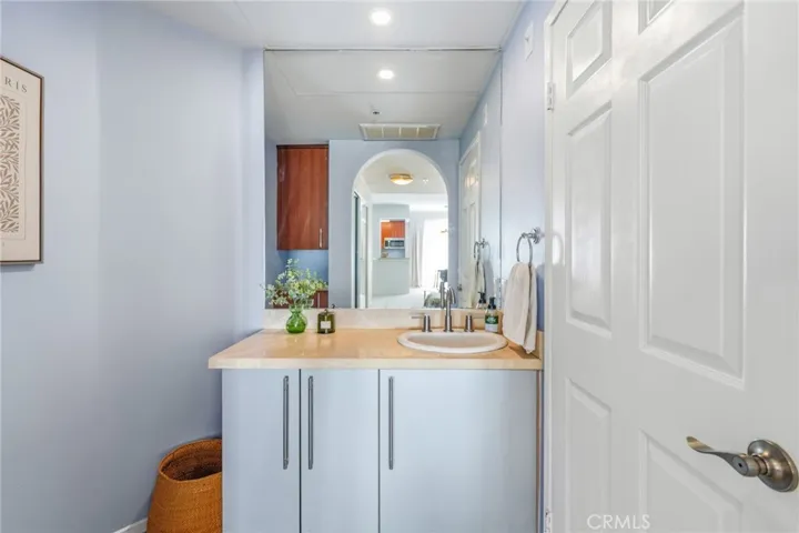 620 S Gramercy Place 211, Los Angeles, California 90005