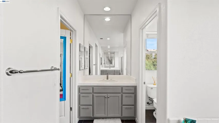 2567 Greystone Dr, Tracy, California 95377