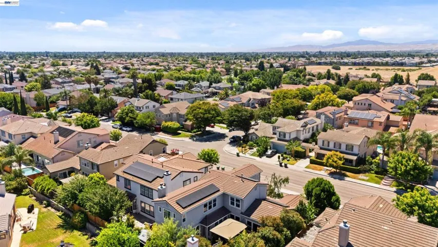 2567 Greystone Dr, Tracy, California 95377