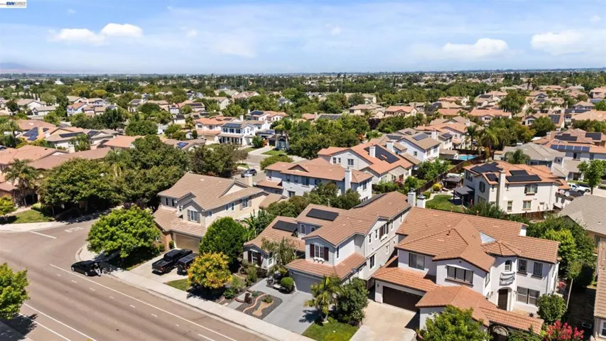 2567 Greystone Dr, Tracy, California 95377