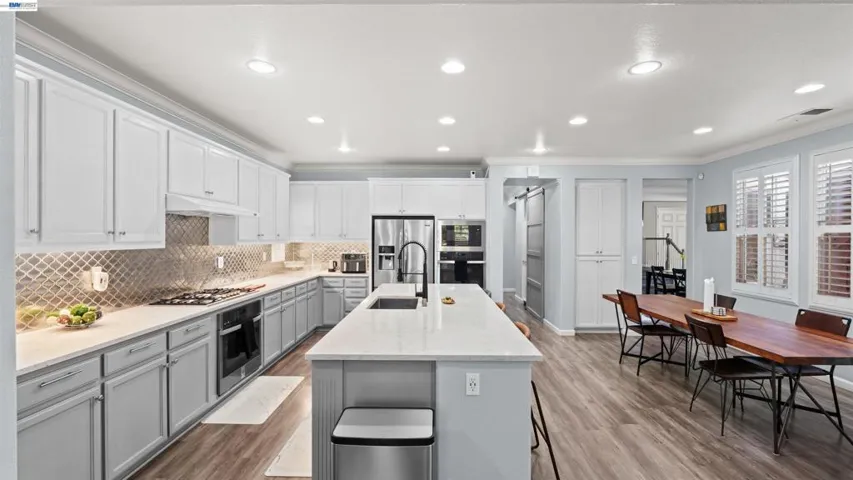 2567 Greystone Dr, Tracy, California 95377