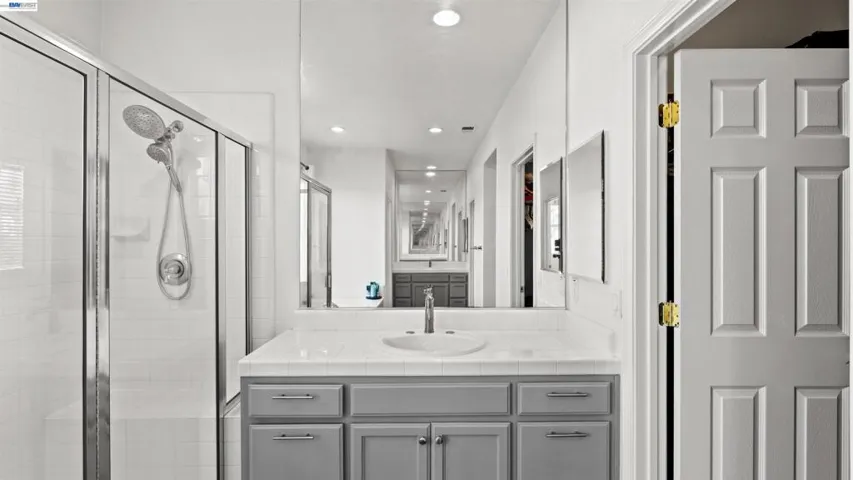 2567 Greystone Dr, Tracy, California 95377