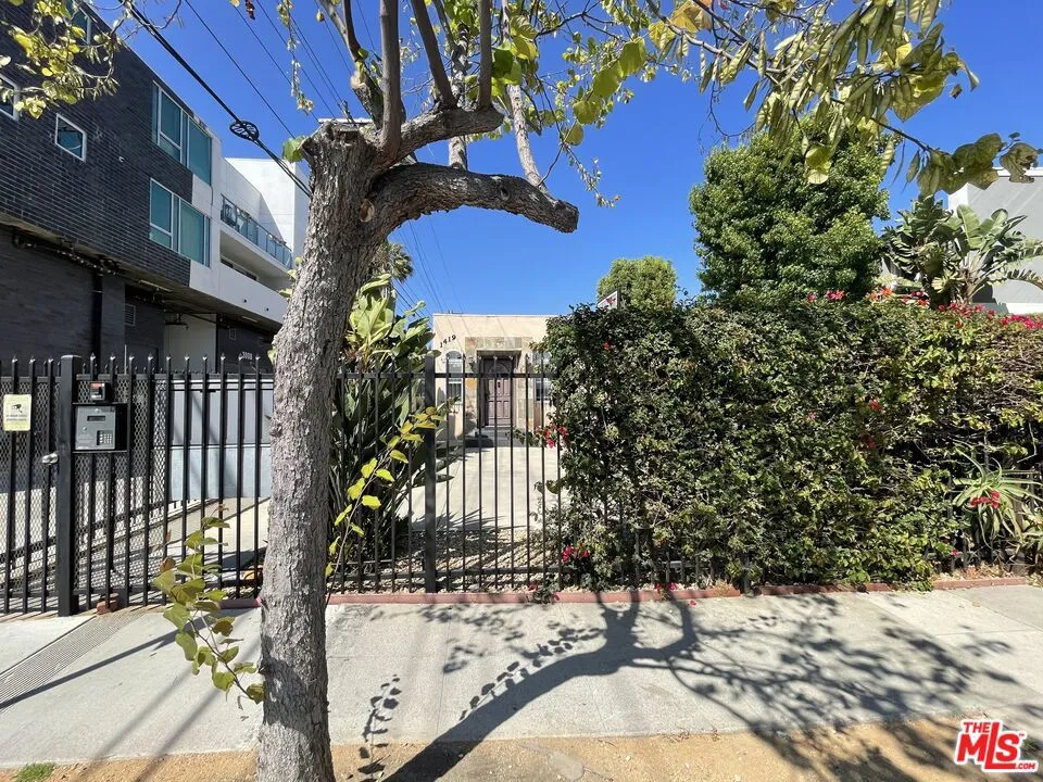 1419 Stanford Street, Santa Monica, California 90404 — photo 4