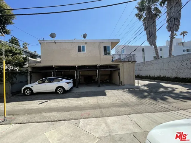1419 Stanford Street, Santa Monica, California 90404
