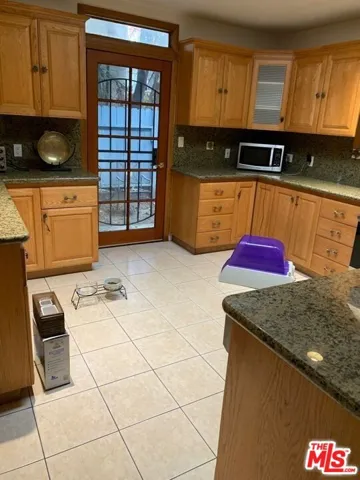 1419 Stanford Street, Santa Monica, California 90404