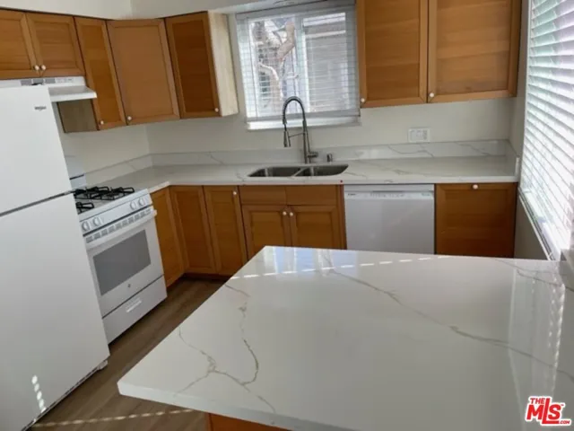 1419 Stanford Street, Santa Monica, California 90404