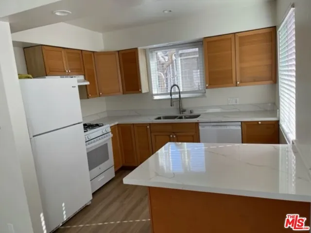 1419 Stanford Street, Santa Monica, California 90404