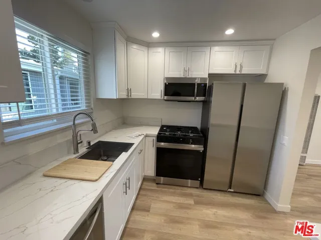 1419 Stanford Street, Santa Monica, California 90404