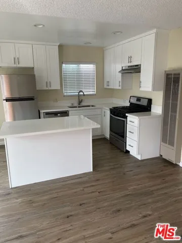 1419 Stanford Street, Santa Monica, California 90404