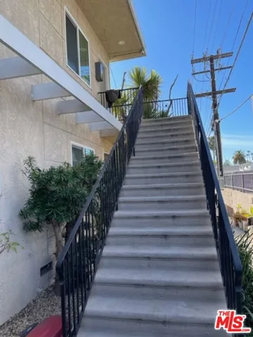 1419 Stanford Street, Santa Monica, California 90404