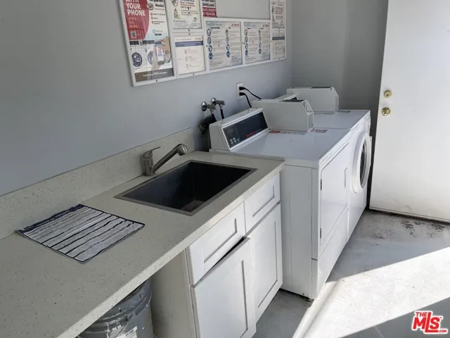1419 Stanford Street, Santa Monica, California 90404