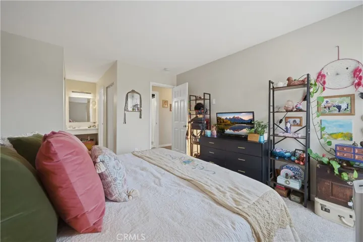 1050 Rock Springs, Escondido, California 92026