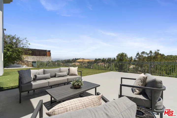 4726 San Sebastian Drive, Woodland Hills, California 91364