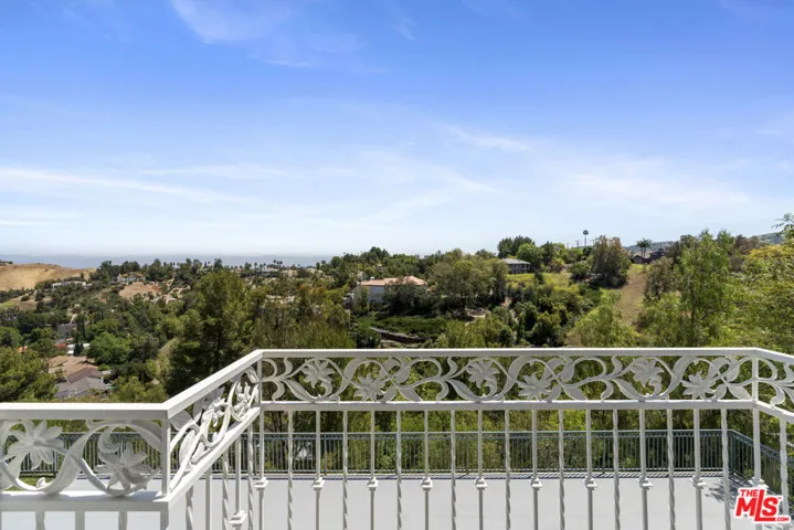 4726 San Sebastian Drive, Woodland Hills, California 91364