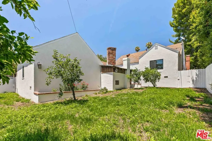 1722 Bel Aire Drive, Glendale, California 91201