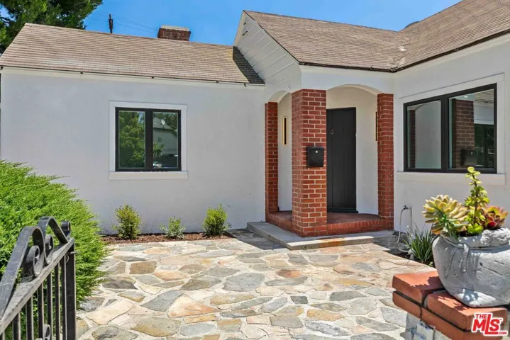 1722 Bel Aire Drive, Glendale, California 91201