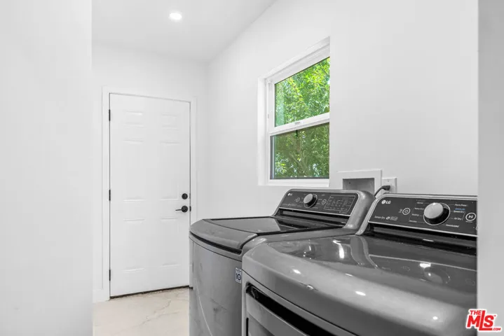 1722 Bel Aire Drive, Glendale, California 91201