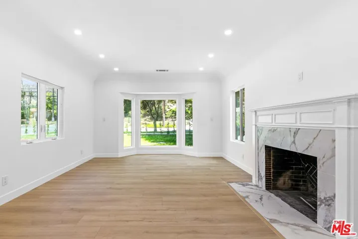 1722 Bel Aire Drive, Glendale, California 91201